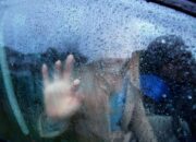 Tips mudah hilangkan embun pada kaca mobil