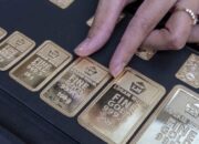 Harga Emas Antam Ambruk Lagi, Hari Ini Ambles Rp25 Ribu