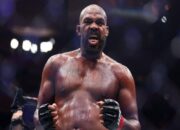 Jon Jones Buka Suara Usai Tuduhan Kriminal, Akui Panik dan Defensif
